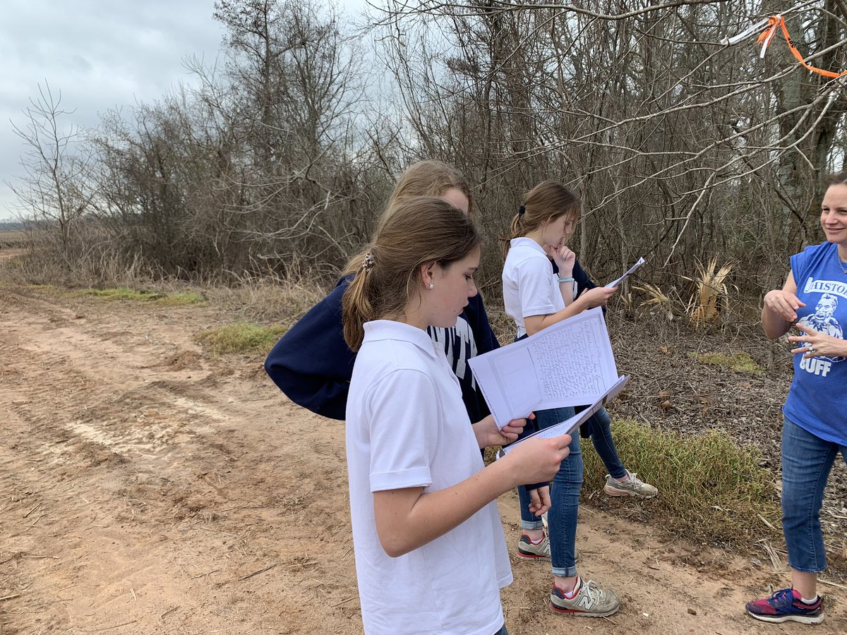 CoffinMargaret's tweet photo. Seventh graders are thinking like historians, sourcing and close reading primary source documents #TrinityExplores https://t.co/7RHfnyMNoB