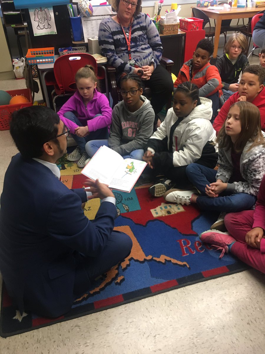 Ajordan04's tweet photo. Virginia Secretary of Education, Atif Qarni joined us this morning to celebrate national school breakfast week and Read Across America. What a great treat. https://t.co/W9zafVCrFT