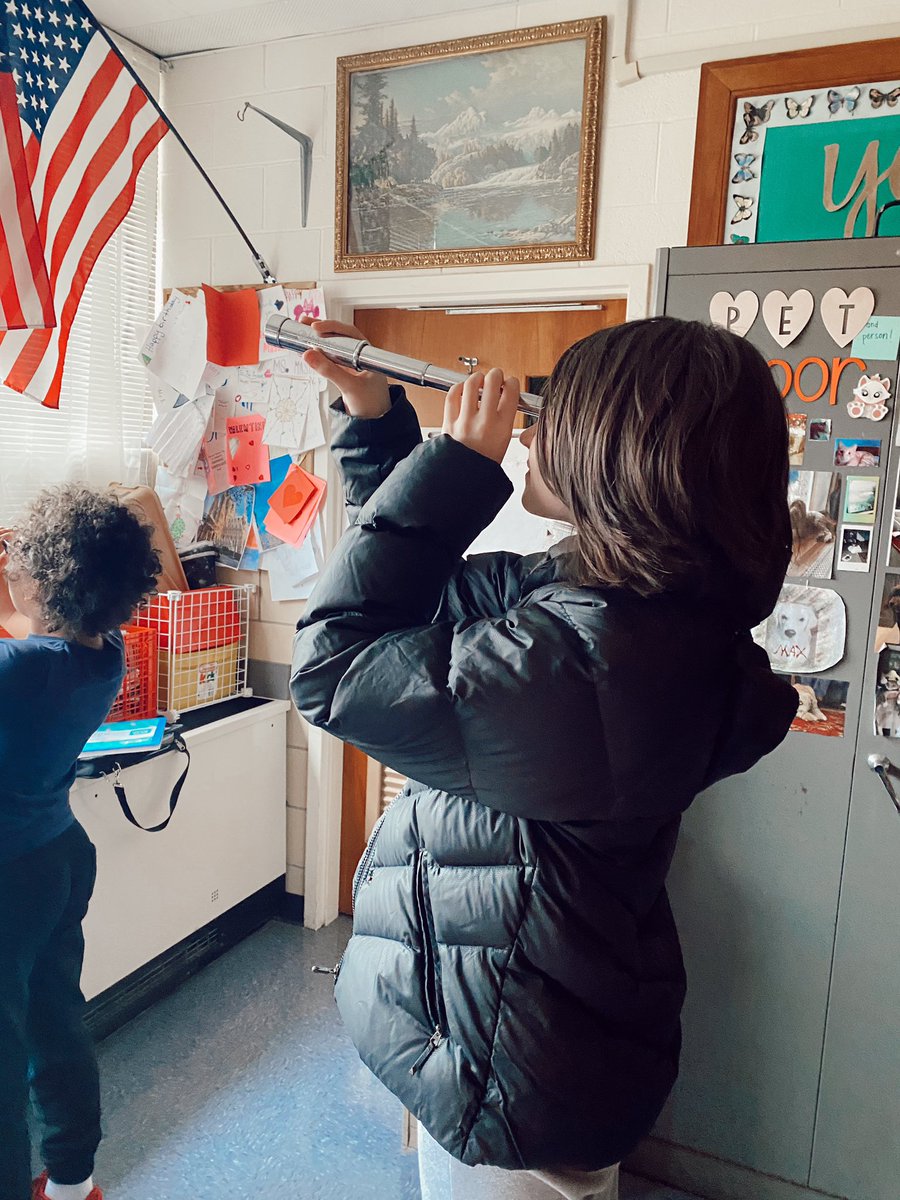 SycamoreRed's tweet photo. Yayyy for science stations! We’ve been exploring light refraction and reflection with microscopes, telescopes, lenses and more! 🔭🔬 @EHGreeneSchool https://t.co/b4WpxMqvQh