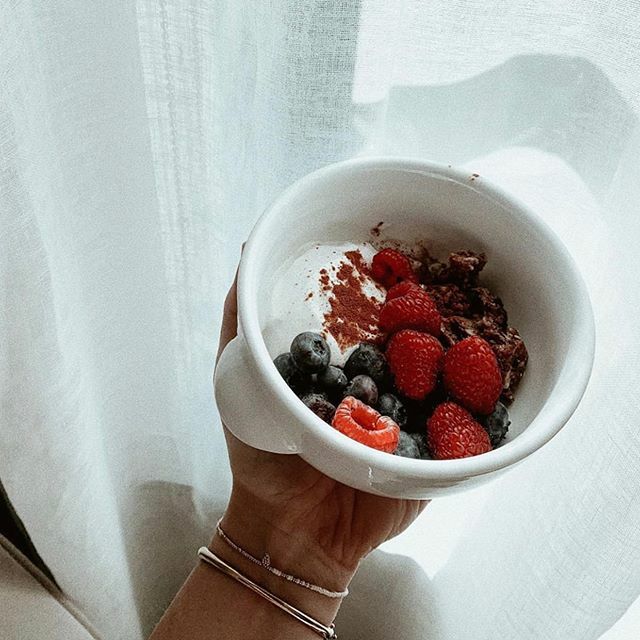 Sometimes it’s the simple things in life that get us through each day.  #wholeme #grateful #glutenfree #almonds #berries #breakfast #healthylifestyle #healthyfood #cleaneating #cleaningredients #paleo #grainfree #nongmo 📸: @amelialoveskale ift.tt/3cvi8fu