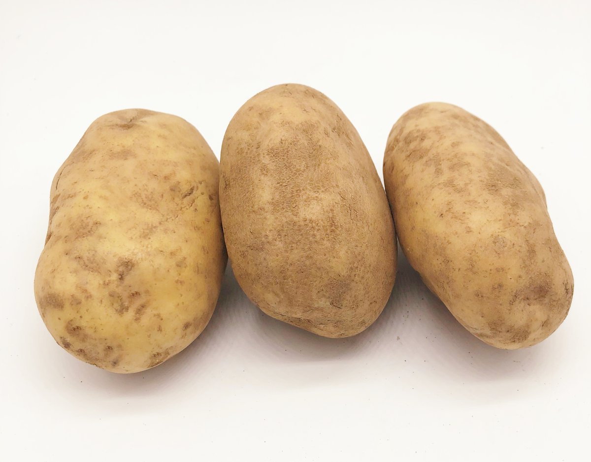 BridgesProduce's tweet image. Russet potatoes are the workhorse of the potato category! We can't imagine life without baked potatoes, mashed potatoes and especially french fries!