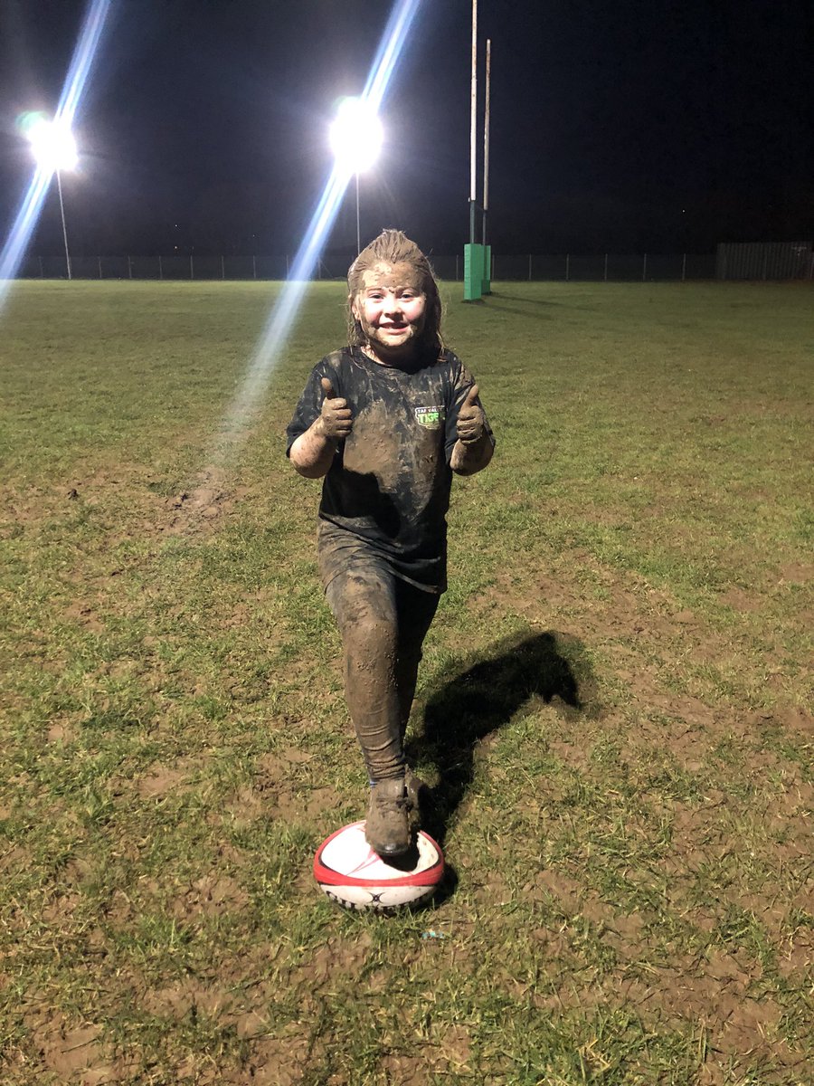 aled_waters1's tweet image. Meet Poppy, She has just registered with the @Whitland_Tigers for the up and coming season. I asked her what does she love about rugby she said making friends and rolling around in the mud..as you can see!👏🏽 #RookieRugby #ThisGirlCan @CleoHardyWRU @WRU_Scarlets @WRU_Community