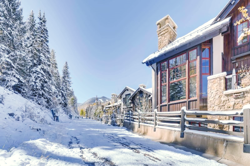 piratebelize's tweet photo. Offering one of the most desirable locations in #BeaverCreek, experience SKI IN/SKI OUT access at 55 Village Walk! 🎿 Relax after a day on the slopes on the private patios &amp; private hot tub at this 4 bedroom luxury #vacation home. Plan your getaway: https://t.co/lh1y3CxMWA https://t.co/TnY7n3USY5