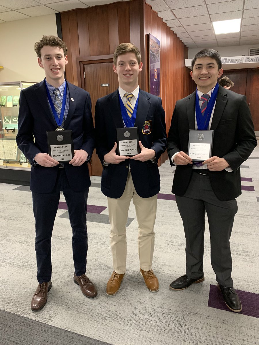 smwestdeca's tweet photo. Congratulations to our International DECA Qualifiers! Phoenix Bialek, Trevor McCollum, Eamon Dujakovich, Hailey Jones, Grace Mendoza, Natalie Terranova, Robert Beason, Wesley Clark, &amp; Luke Nelson...awesome job! @SMWestOffice https://t.co/88zWOmZE6a