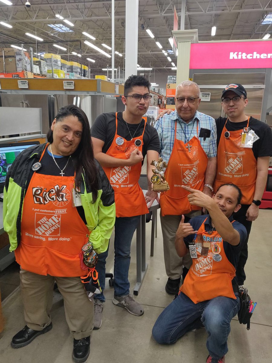MattLeslie11's tweet photo. Arllen and the D29 team showing off the first official BEAST mode trophy for 2020...beating sales plan by $167K for the month of Feb!!! https://t.co/boWqeeXTPs