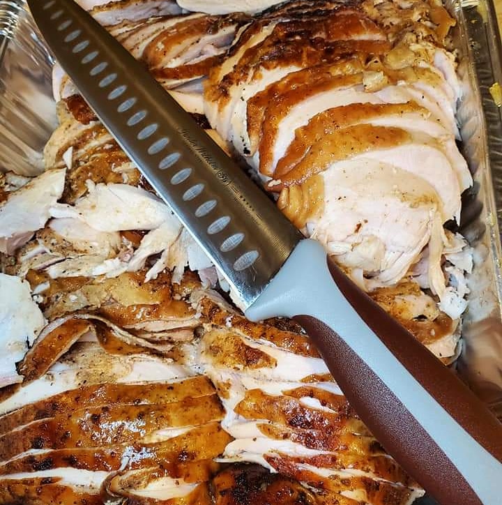 GunterWilhelm's tweet image. Our carving knife in action. Better your cooking experience. Use #gunterwilhelm quality #WickedlySharp #knives. #CookingWithPassion 

#qualityknife #carvingknife #lightningprocut #meat #meatcarving #meatlover #restaurant #germanmade #madeingermany #foodservice #QualityMatters