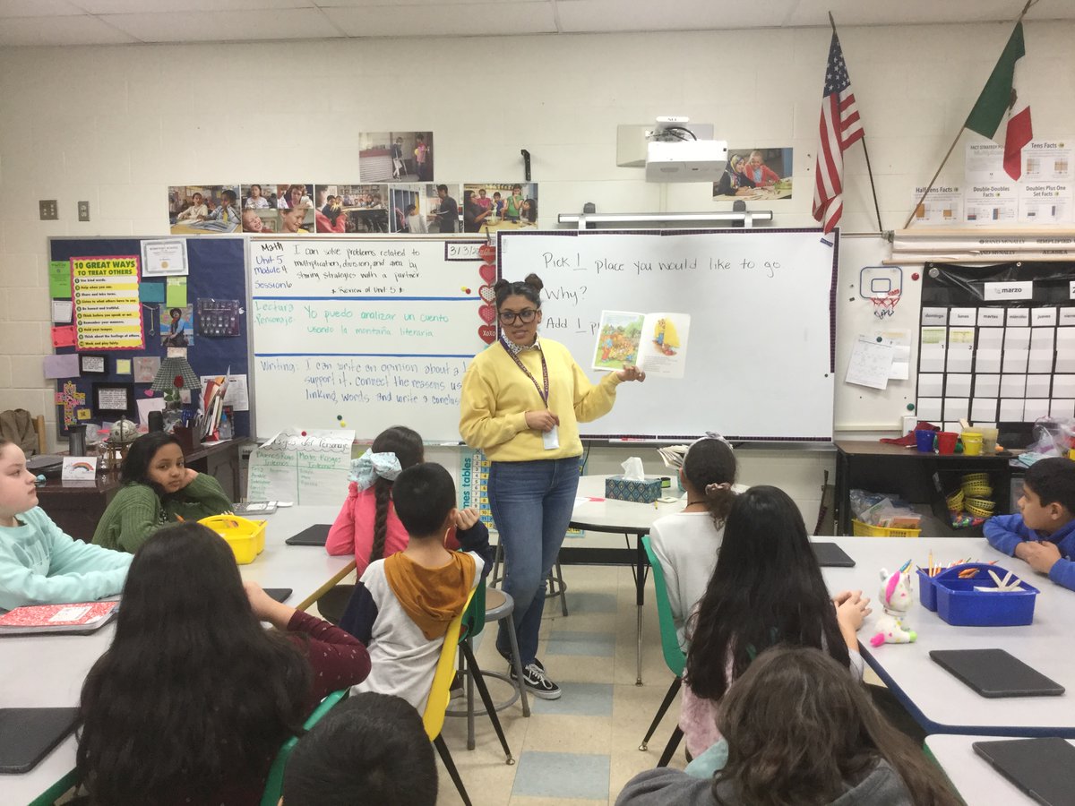 MaestroRamirez3's tweet photo. La Lectura través de toda America ha sido un éxito en nuestra clase. Los alumnos han dejado todo y han leído libros por puro placer. He visto el gusto por la lectura aplicando las estrategias de comprensión.  Nos hemos divertido.
#KomenskyMatters #D100Inspires https://t.co/b338vrJvsg