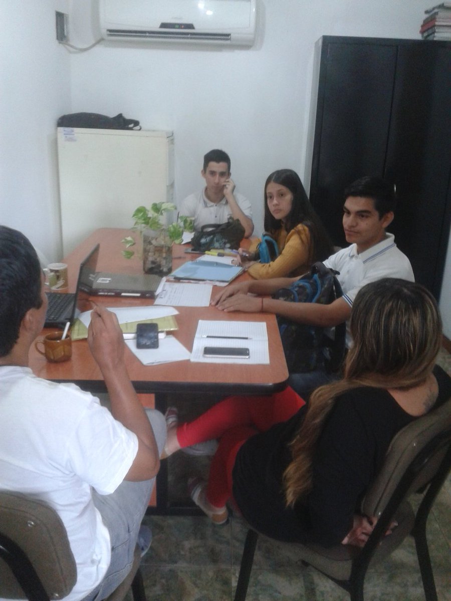 #Hoy en Reunión con estudiantes de la UNEFA planificando trabajo comunitario en el marco de la Participación Ciudadana en el Concejo Municipal Bolivariano de #SanCristóbal