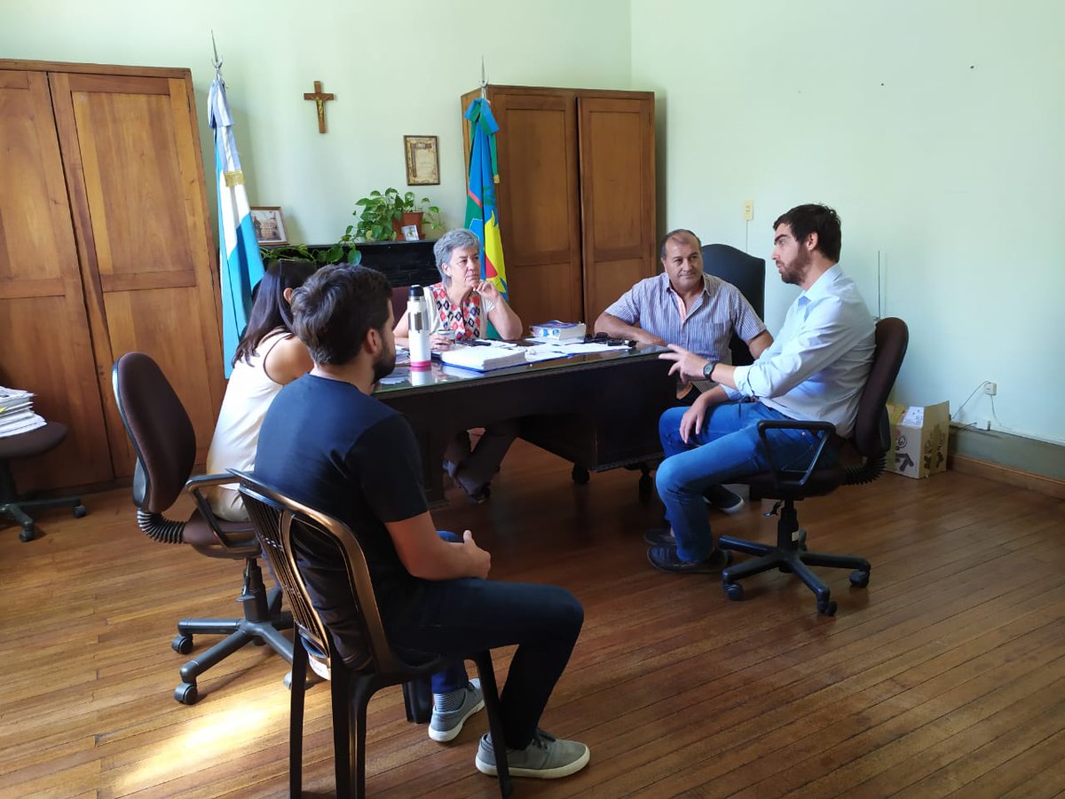 owenff13's tweet photo. En la previa de la apertura de sesiones en #SanAntonioDeAreco con @GMorrow01, @oscarcachinovie y @ASoraiz. Mucha suerte para los desafíos que se vienen! A seguir trabajando por los vecinos. https://t.co/itHWM1m4ca