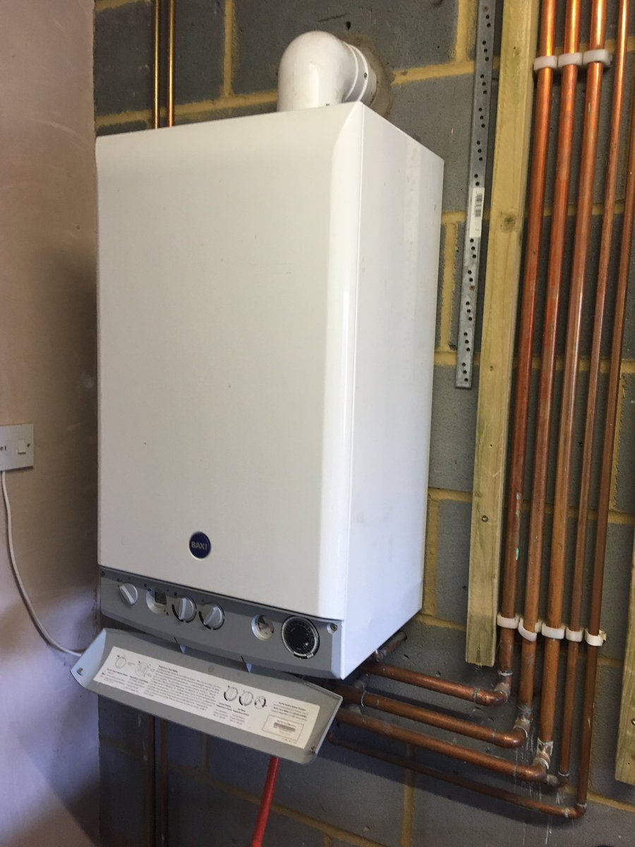 SwannPlumbing's tweet photo. This big old baxi is heading for the grand recycling yard in the sky. #RottenInside #leakingGutter into flue lead to #RustBucket of a boiler. It’s not all about the bass, check your gutters aswell 😉#whitstable #gas #boilers https://t.co/T9ieb8sZPp