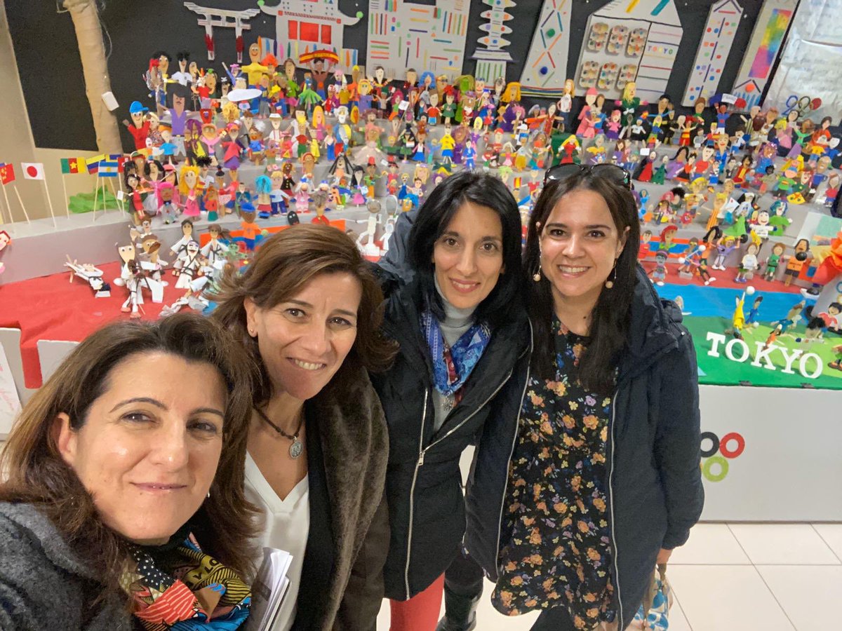 DiazMarugan's tweet photo. Porque las Steam también son divertidas y abren muchas oportunidades!! 
Fomentando las #steam en el #colegioeugeniomdehostos con ⁦@GemaTwits⁩ ⁦@Yoly_3117⁩ ⁦@MargaGAguila⁩. 
Gran iniciativa de ⁦@MujerTekSpace⁩ #InspiraSTEAM https://t.co/sGYD4KtAe2