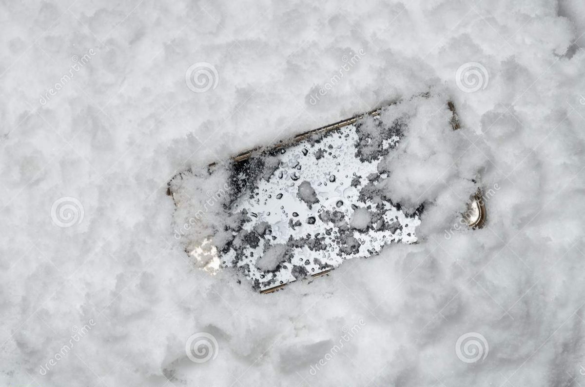 NYCSnowBus's tweet photo. So far 2 NYC Snow Bus team members have lost their phones in the snow. Anyone try to find their phone in the snow? We can't imagine how many phones are lost in the snow each season. Why have we not signed up for Traverse, IDK. https://t.co/WW5vK7AxPH https://t.co/GzXa67LkID