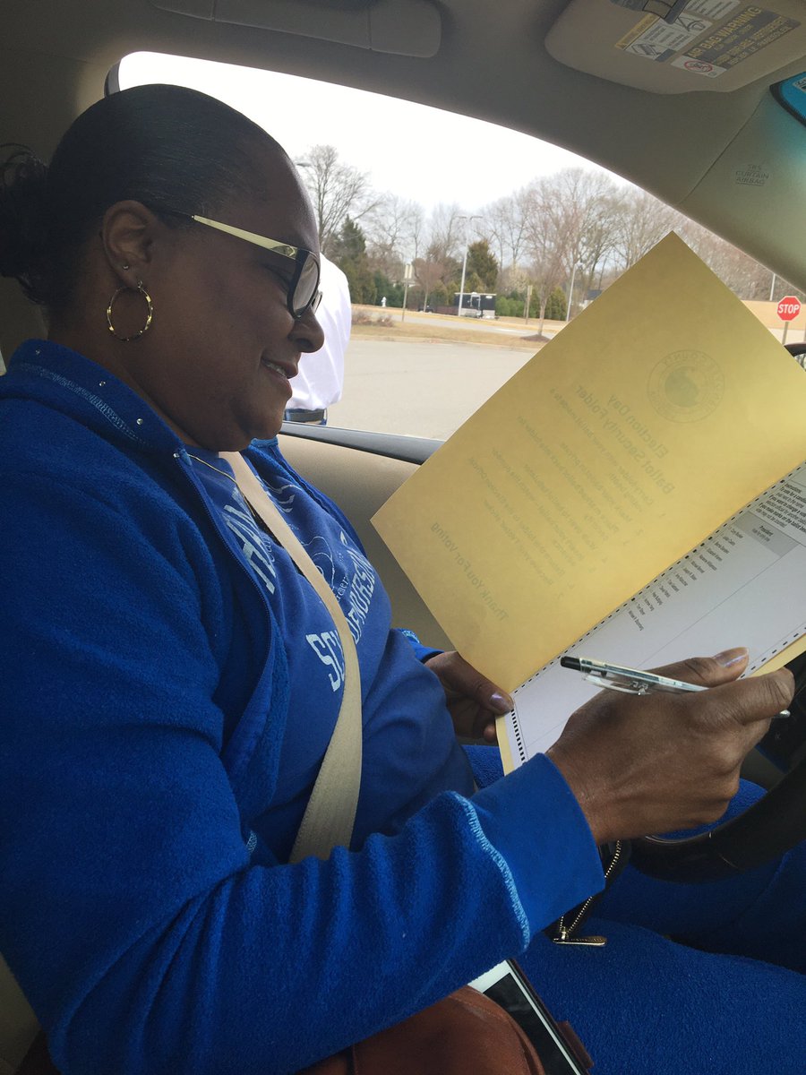 lrenn94's tweet photo. My mother, that is physically disabled, just voted car side for @ewarren. She has vision for healthcare like my dad, my mom is a long serving Nurse Practitioner! Her best choice for healthcare is #TeamWarren #virginiaforwarren #WinWithWarren #LFG https://t.co/aVgsqG0YiB
