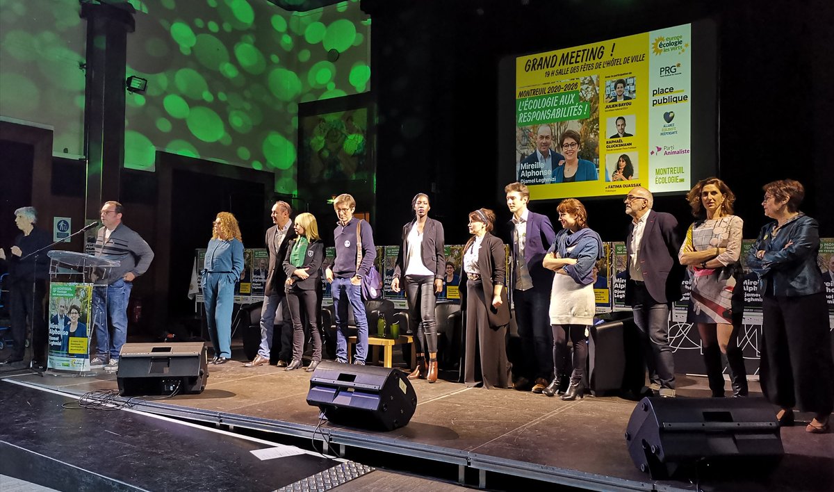 Après un début musical 🎶 et avant les prises de parole @FOuassak, @julienbayou, @rglucks1 et Soumia Achfaa: @MirAlphonse présente la liste 📃 pour l'écologie aux responsabilités à #Montreuil 💚
cc @EELVmontreuil @93PlacePublique @allianceecolo @PartiAnimaliste @PRG_IDF