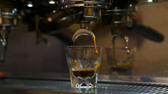 chtmelbourne's tweet photo. Scientists have found a surprising formula for how to make great coffee https://t.co/9jZw5lOaJN  @sbsfood #coffee #coffeeculture #science #barista https://t.co/zvv84nEQXx