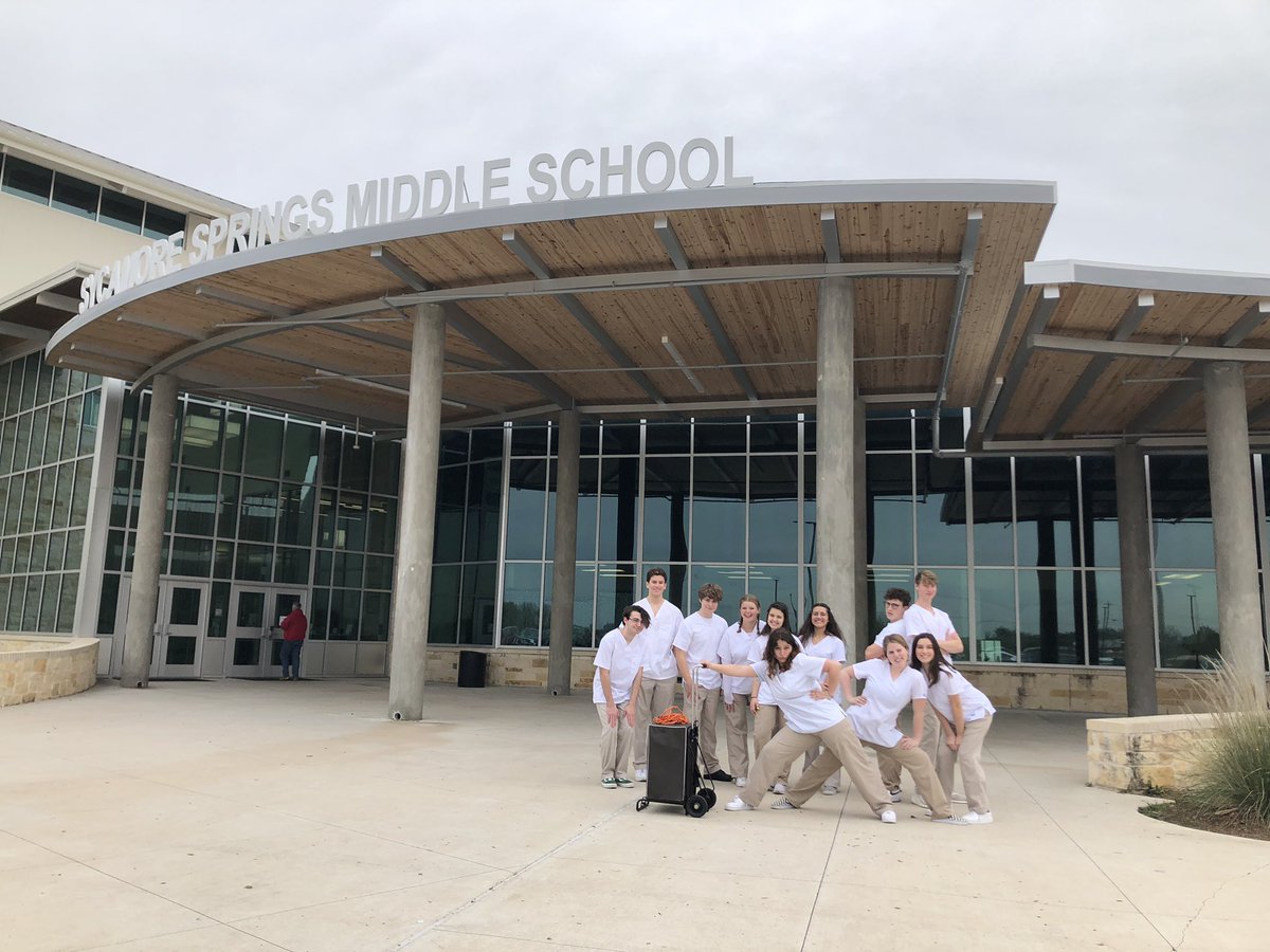 MrsJessChambers's tweet photo. DSHS Health Science Practicum class spreading Anti- Vaping Awareness@SSMS. #BeTheFirst #TobaccoFreeGeneration #IamDsisd https://t.co/ehPt3eeUjJ