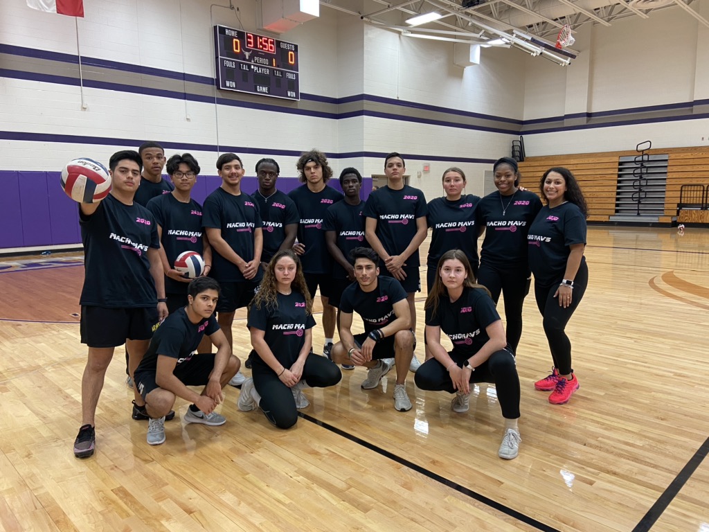 mrhs_2020's tweet photo. Macho MAVS getting ready to play Tompkins!!! Go MAVS!!! #ilovemortonranch https://t.co/AvIitHUcQo