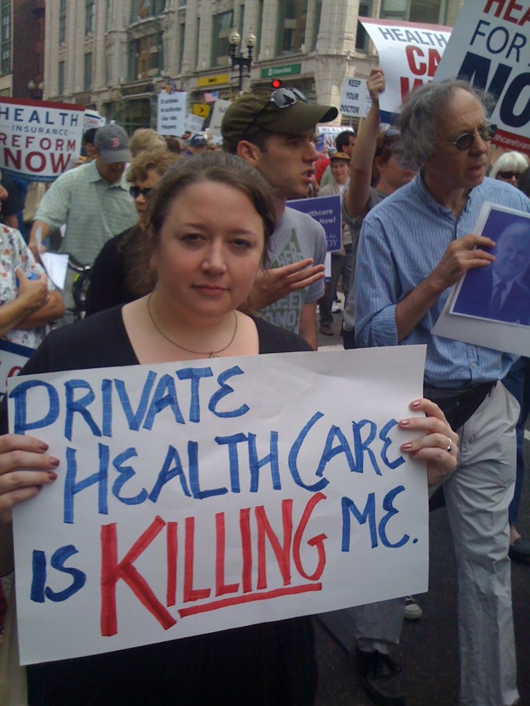gillianpmason's tweet photo. This was me in 2009, and this is why I’m voting #Bernie today. @SenSanders https://t.co/BoucN4pWW8