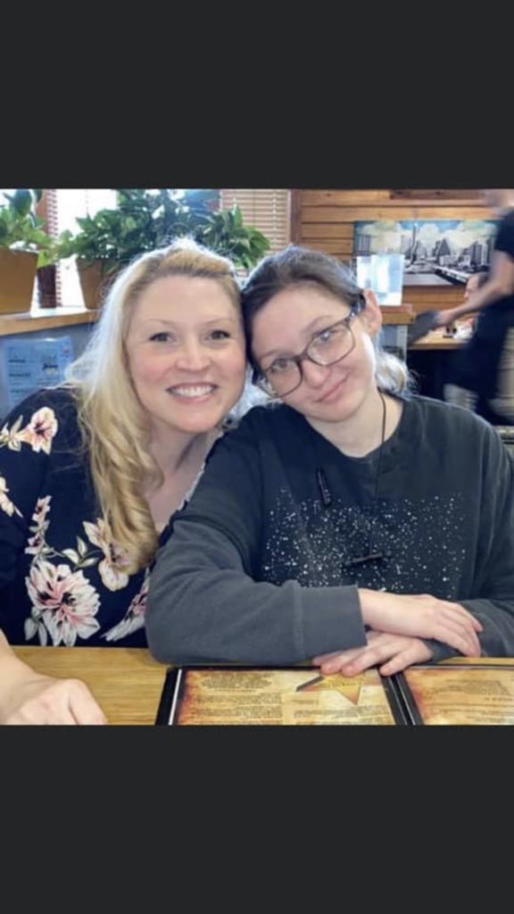 __Kaitt__'s tweet photo. My cousin is missing and we don’t know where she is. She has mental health issues and we think she was lured out. We think she may be somewhere in Florida. Please retweet this to get the word out!!!   #bringaveryhome https://t.co/Z4SNROAGz1