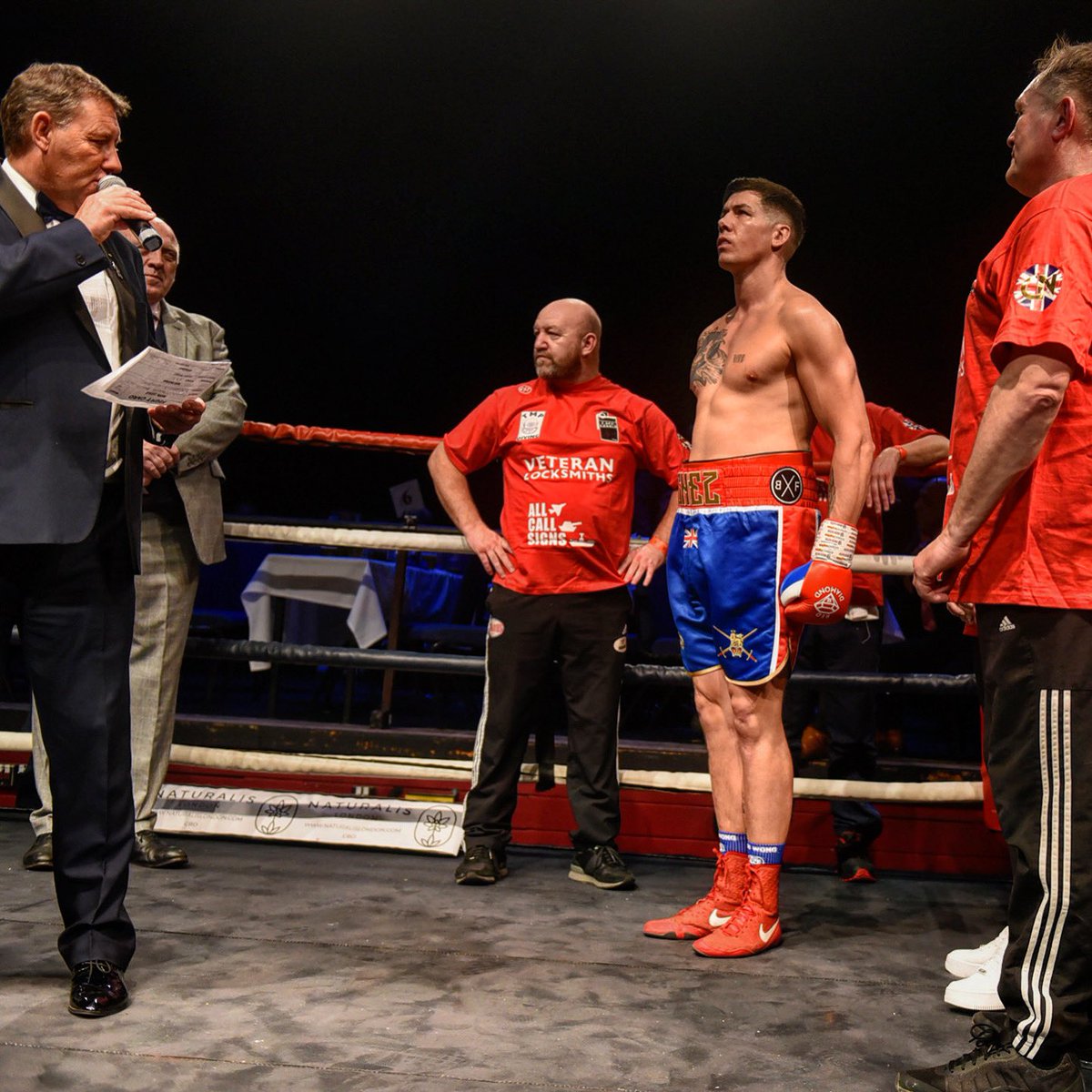 ChezNihell's tweet photo. Soldier first 🇬🇧🥊
#fightready #battle #prep #soldier #professionalboxer #proud #britisharmy #bethebest #focused #winning #TeamNIHELL
@vetlocksmith @allcallsigns @ArmySportASCB
@27RegimentRLC
#tiger #Wolfpack
#tmpdiving #teamcrunk
https://t.co/FH4rgGp0Qf https://t.co/cWRY8mUbmF