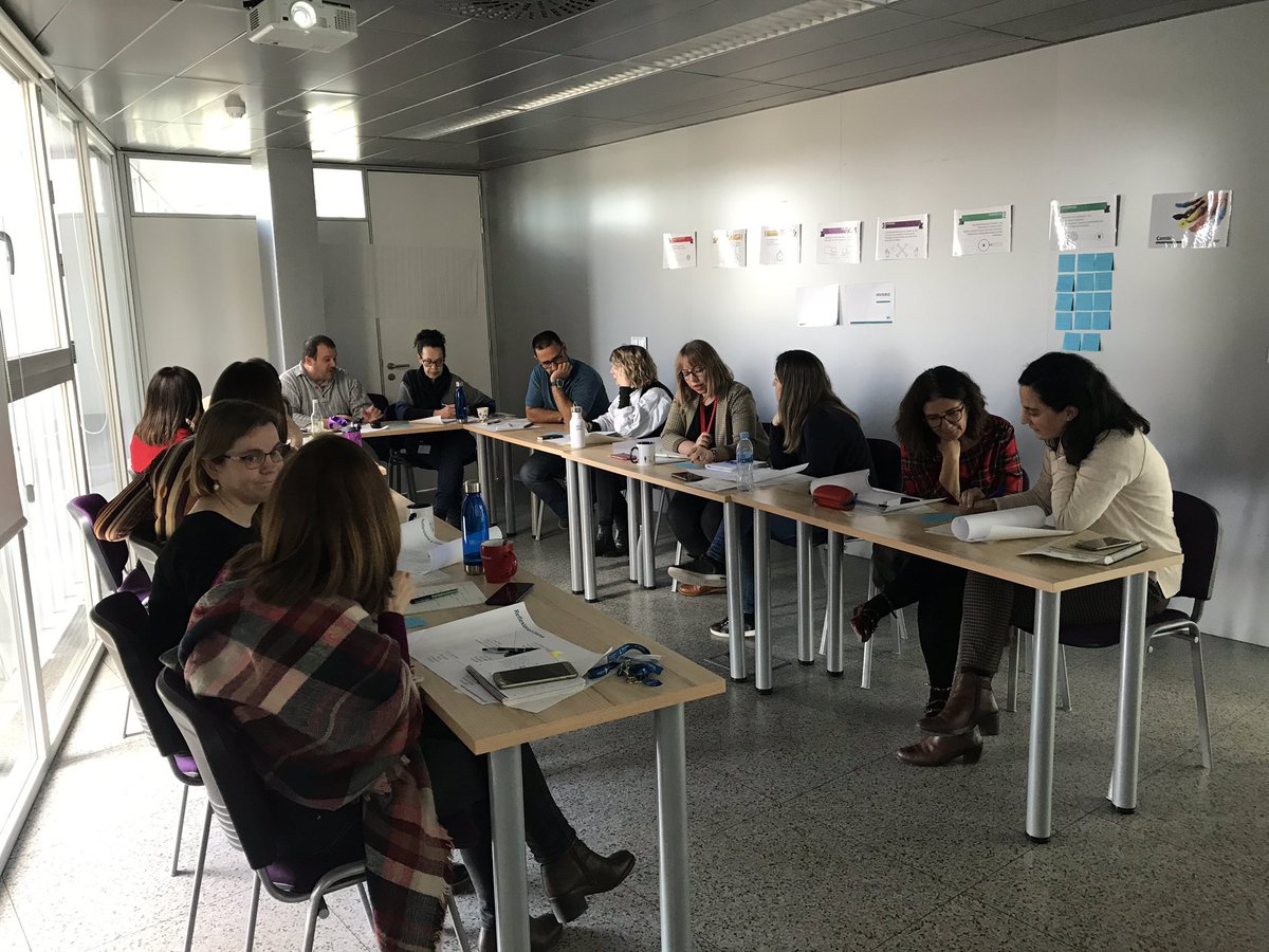 laquedijono's tweet photo. Siempre digo que las casualidades no existen, por eso entenderéis el placer de empezar a trabajar hoy la #innovación con el Area de Decisiones Basadas en la Evidencia Científica del @iacs_aragon 

Estos momentos son imperdibles. Yeah! https://t.co/JlnTOjc80A