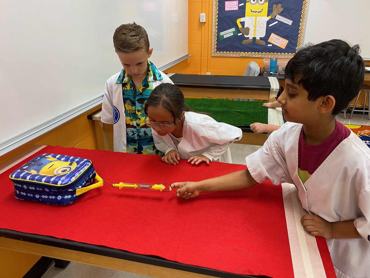 cces_sciencelab's tweet photo. This morning, Ms. Chalpan’s 2nd grade came to the lab and explored forces with push, pull and friction.  Thank you parent volunteers! @lizziechalpan @dr_cheatham @CCES_Colts_PTO https://t.co/Ybf2tHkqYc