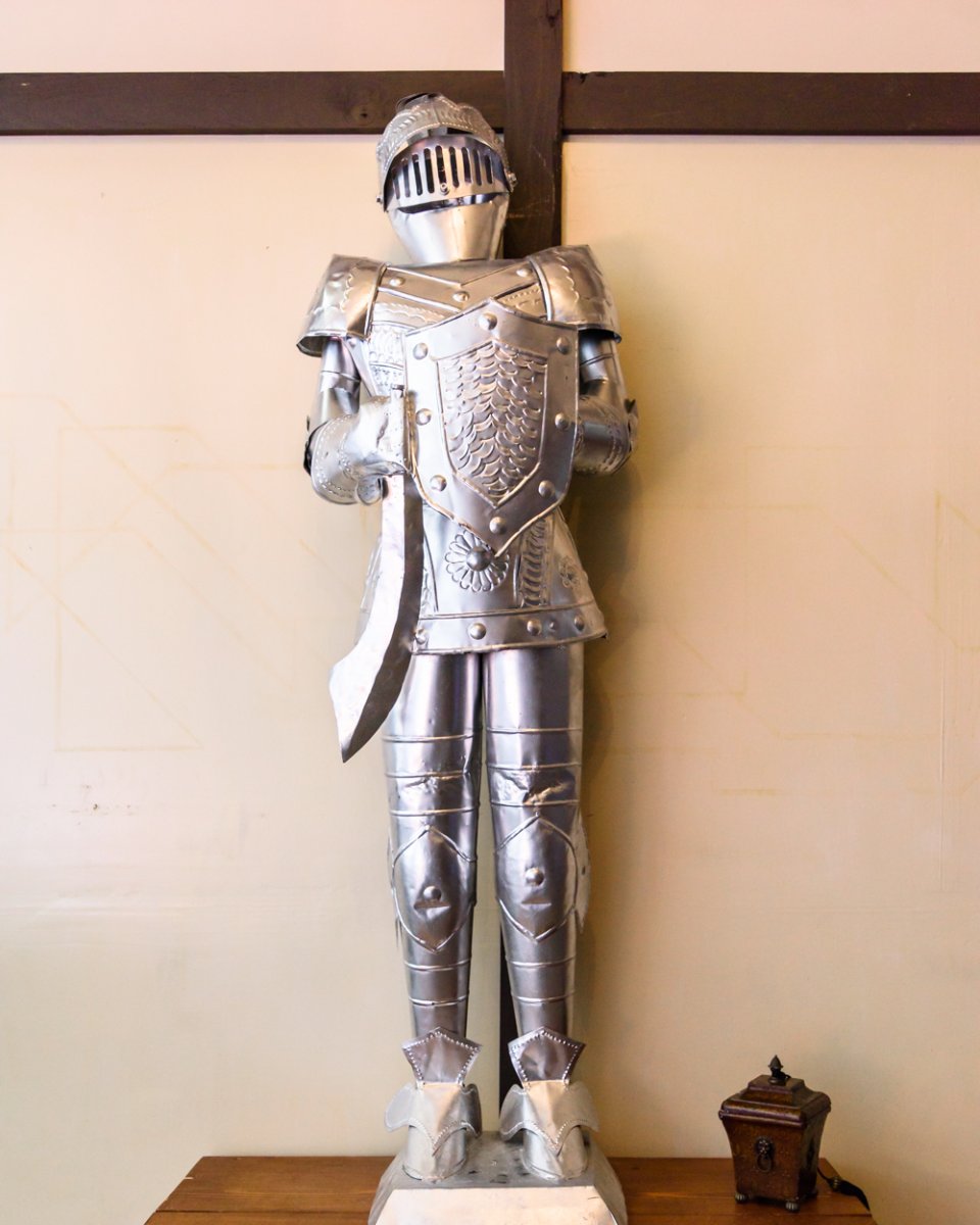 LockKeyEscape's tweet image. Are you ready for a knight full of fun? Come see us!