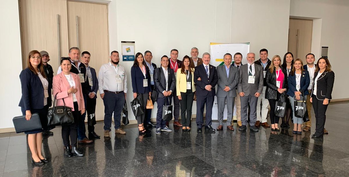RevistaPLUSPY's tweet photo. 𝐍𝐄𝐆𝐎𝐂𝐈𝐎𝐒 | 🚨
Arranca misión empresarial paraguaya en Colombia
https://t.co/I9wCZedLTd
#Negocios #Empresas #Capacol #Economía #Relaciones #Bogotá #Medellín #Paraguay #RevistaPLUSpy @cappropy @caparrozpy @UIPjoven https://t.co/lOgt6cbQ0o