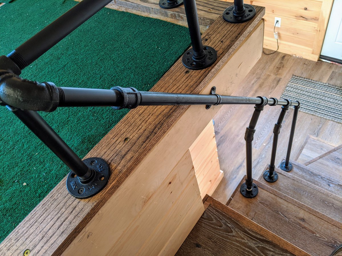 TippTinyHouse's tweet photo. Railing is in. https://t.co/4xAvGViWRy