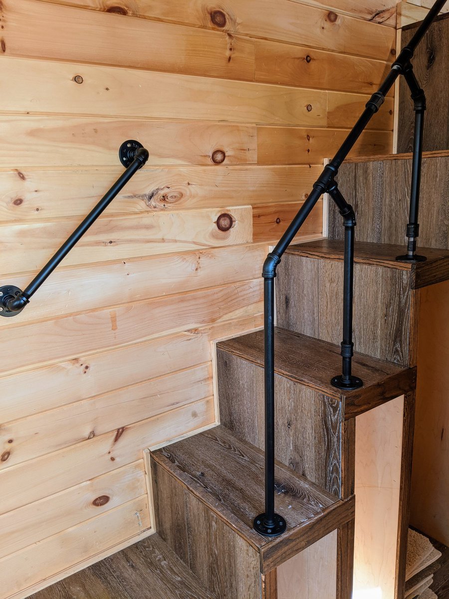 TippTinyHouse's tweet photo. Railing is in. https://t.co/4xAvGViWRy