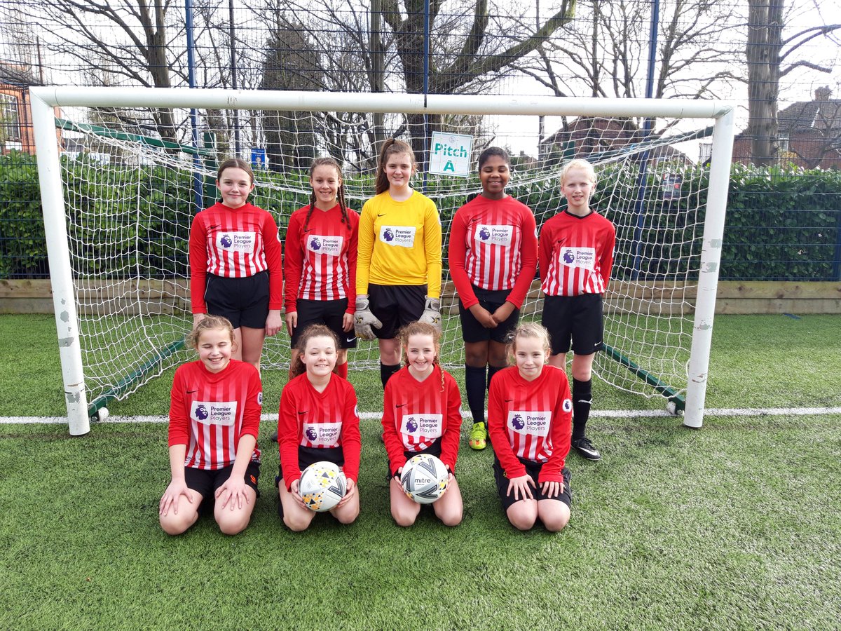 FgsCultureEthos's tweet photo. Excellent match tonight between our Under 12s and BTH in the semi finals of the Manchester Schools Cup. Despite losing 4-1, the team put in a solid display and did themselves and the school proud. Great effort #TeamFlixton ππ@FlixtonGS https://t.co/arlyB2fPlq