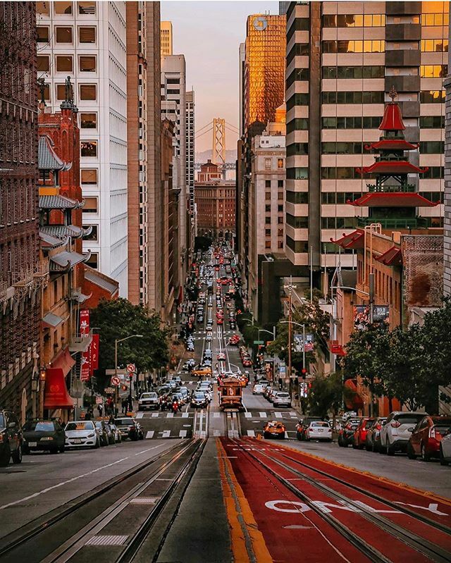 voyagenfrancais's tweet photo. [SAN FRANCISCO en français]California Street .
.
📷 @zoey_b .
.
.  #sanfrancisco #sf #sanfranciscoenfrancais #sfenfrancais #bayarea #tourisme #touriste #visite #visiteguidee #visiteenfrancais #ville #citytrip #ouestamericain #voyage #travel #voyager #travelling #onlysf #sanfr… https://t.co/0hypAE8vC9