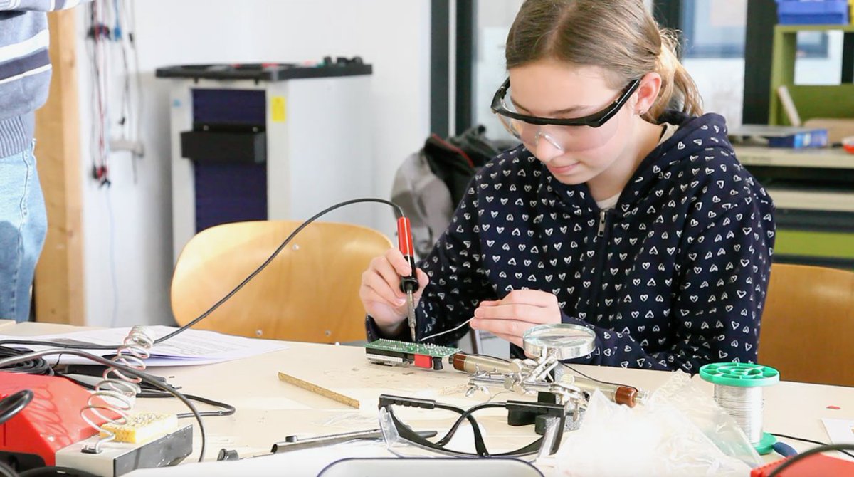 ecocurious_lab's tweet photo. Geigerzähler selber bauen? Kannst du auch! Nächster Workshop kommenden Samstag in Sindelfingen. Anmeldung bei @jungeforscher
#DIY #multigeiger #radioaktiv #messnetz https://t.co/CHkkt9VUHv