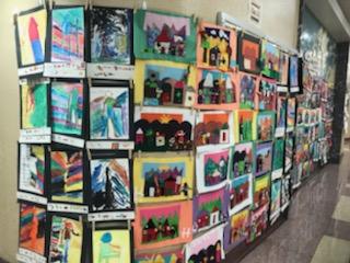 PS274K's tweet photo. PS274 proudly display their artwork following a 10 week residency with Brooklyn Arts Council. At the culminating celebration students were invited to share and discuss their study of Egyptian hieroglyphics and Peruvian arpilleras.  
@BKNorthNYCDOE
@D32Bushwick  
@ExecSuptKWatts https://t.co/Vmb50kgt0p