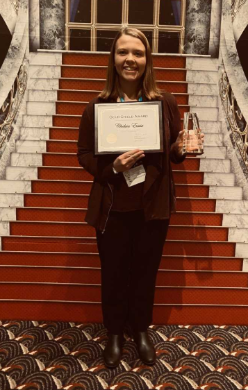BestPhotosFilms's tweet photo. Fraudbuster of the Year Award - Chelsea Essex – Service Associate, Market Square/Lafayette East #FMBRoar2020 https://t.co/baEPFNhlH1