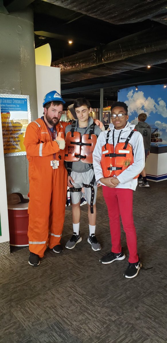 BrandiWestRMS's tweet photo. @tms_stem @connieschaut @MrE_TXHistory what a wonderful day for our 7th graders!! Learned all about life of an oil rig! https://t.co/vW4gYAuVeY