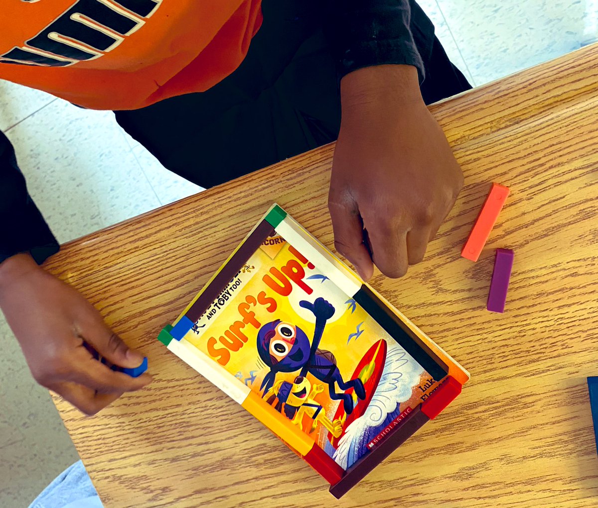 MrsMatthewsLDSB's tweet photo. Today for math in @MaceClassLDSB we used cuisenaire rods to measure the perimeter of different books. We used strategies from our #numbertalk to find the perimeter in cm. #LDSBmath @JRHenPS_LDSB https://t.co/Q9MoLXtUhX