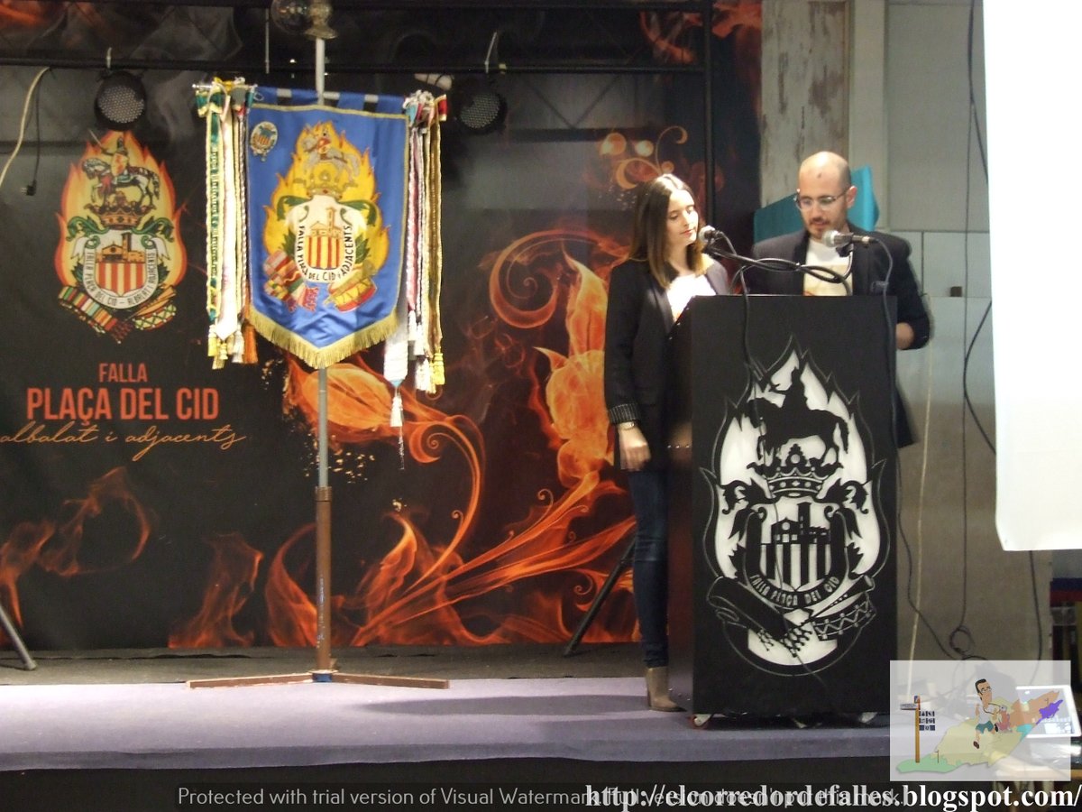 CorredorFalles's tweet image. 📷de l'acte de presentació del📖"El Cid a escena" de la Plaça del Cid el passat divendres al seu ampli casal el més gran d #Algemesí #Falles2020 #RiberadelXúquer #Falles #法雅节 #Фальяс #Llibrets #Art #Teatre #Cinema #Cultura facebook.com/pg/CorredordeF…