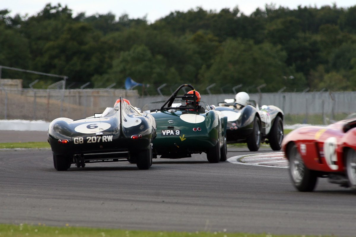 thejamesbeckett's tweet photo. Magic moment.....
Neil chases "Whizzo" through Stowe on his way to Woodcote Trophy victory with @BEastick @Silverclassic
#NeilCunningham #LeMansRacer
#KingofSlides #OurInspiration #Project #2020andBeyond #Racing4MND https://t.co/zugruR58uR
