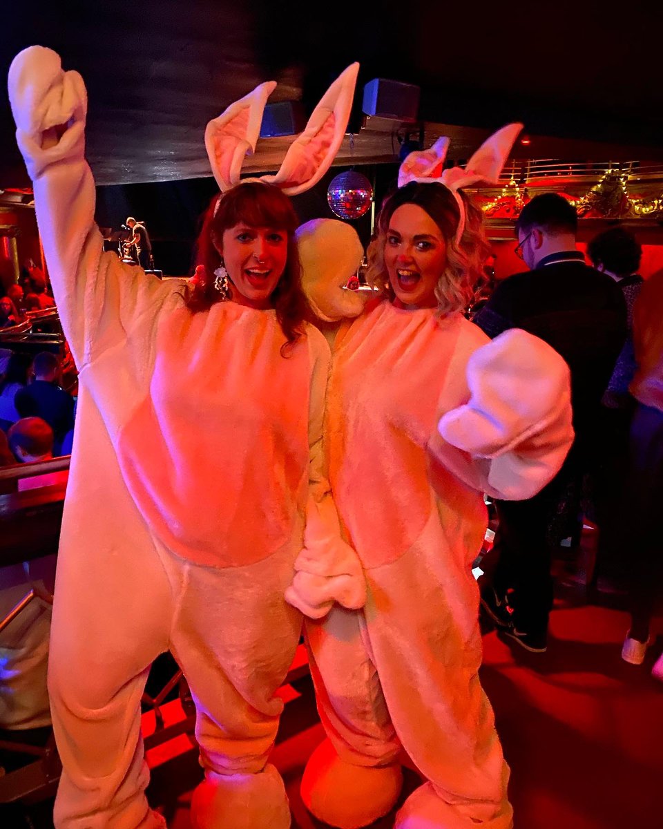 LipglossJill's tweet photo. At @amusicalshow Once More With Feeling. It must be BUNNIES!!! @thegrandclapham #Buffy #BUNNNNIEEESSS @kiripritchardmc @jaydeadams @davecribb #amusical https://t.co/LsiscnP9If
