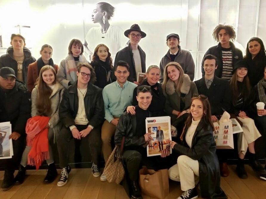 QuebecNewYork's tweet photo. A group of #fashion students from #Montreal’s @CollegeLasalle visited @Saks and @WWD last Friday as part of their New York City field trip 🤩🗽#fashionstarsoftomorrow #quebectalent #montrealfashion #mode #fashiondesign #fashionstudents #collegeLasalle https://t.co/Xk824ya1nO