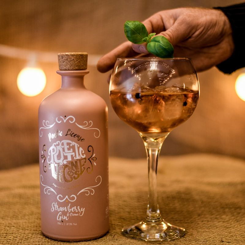 The Gin Box ™️ (@theginboxuk) on Twitter photo 🍸 FRESH PINK ZING 🍸
GIN: <a href="/PoeticLicenseUK/">Poetic License</a> - Strawberries & Cream
This isn’t a distasteful pink gin; it’s got juniper, it’s got dryness, it’s got rounded creamy smoothness. Check out our serve on IG or FB…
#lovegin #ginlovers #ginlove #ginspiration #bartenderlife #mixology 🍸 FRESH PINK ZING 🍸
GIN: <a href="/PoeticLicenseUK/">Poetic License</a> - Strawberries & Cream
This isn’t a distasteful pink gin; it’s got juniper, it’s got dryness, it’s got rounded creamy smoothness. Check out our serve on IG or FB…
#lovegin #ginlovers #ginlove #ginspiration #bartenderlife #mixology