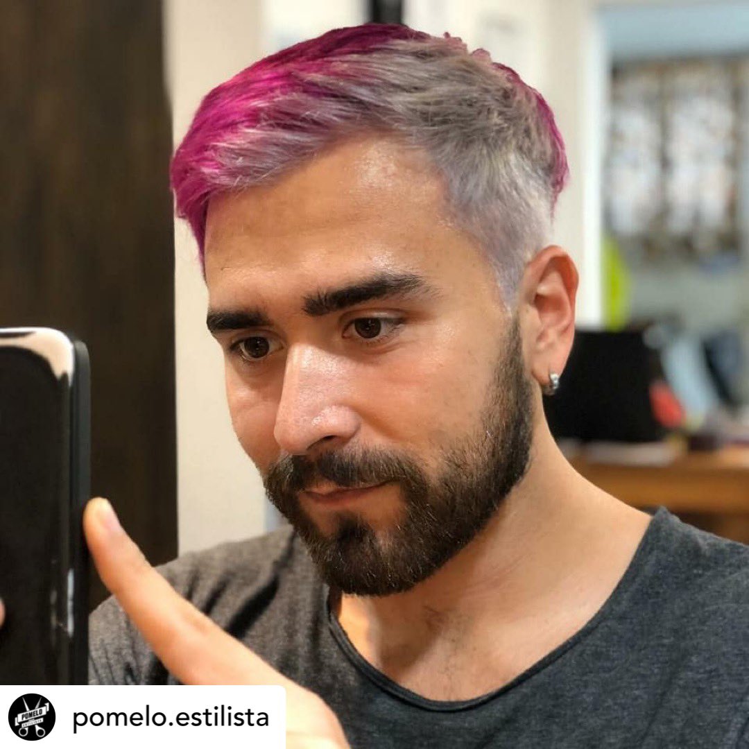 FramesiLatam's tweet photo. • @pomelo.estilista Diseño de color para @manu_07abad con la carta de coloración #framesibold en mezcla de #orchid + #violeta para el extremo derecho y gris plata para el extremo izquierdo y corte con textura.
Vos cómo te llevas con el color?
#pomelo #framesi https://t.co/W10vmXUvEn