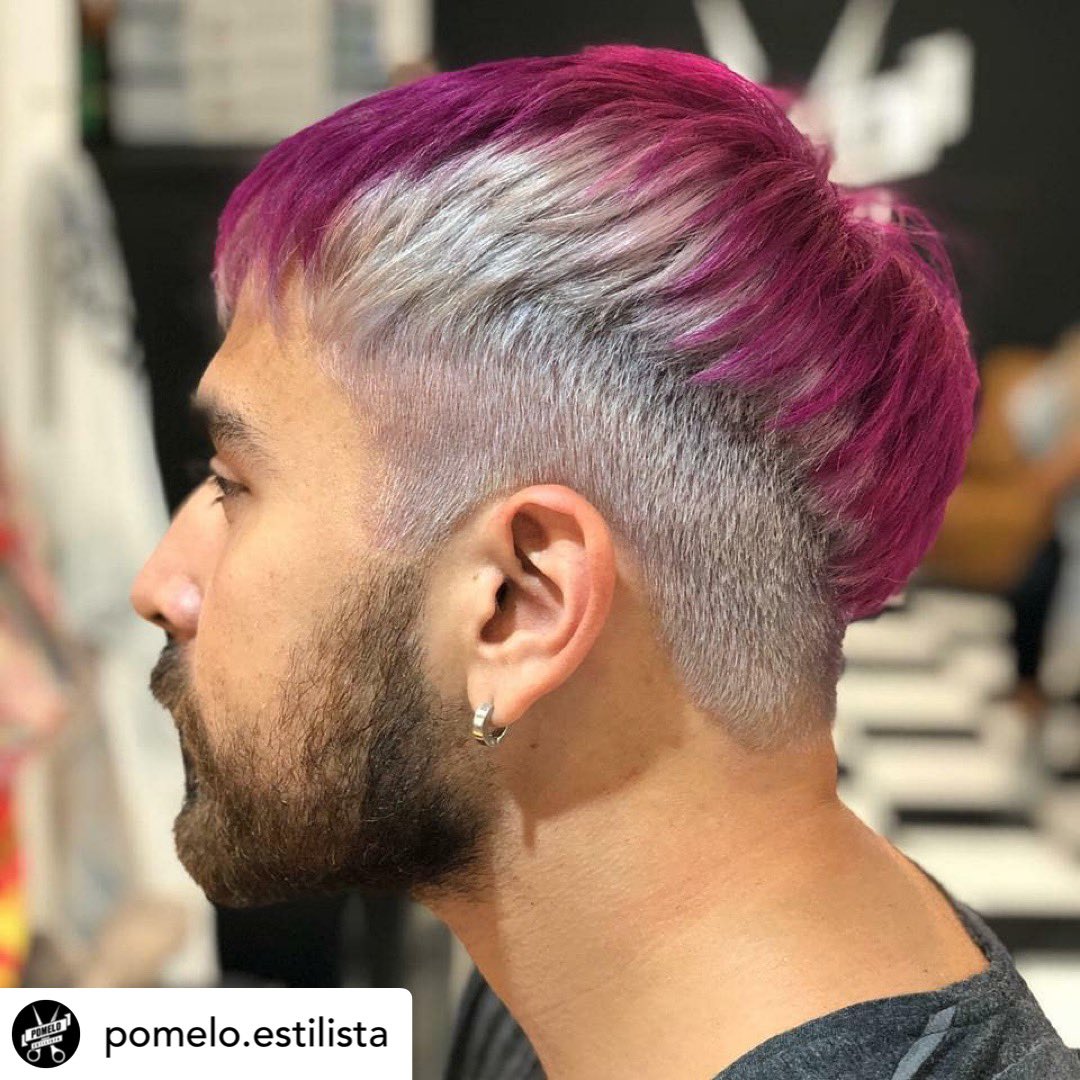 FramesiLatam's tweet photo. • @pomelo.estilista Diseño de color para @manu_07abad con la carta de coloración #framesibold en mezcla de #orchid + #violeta para el extremo derecho y gris plata para el extremo izquierdo y corte con textura.
Vos cómo te llevas con el color?
#pomelo #framesi https://t.co/W10vmXUvEn