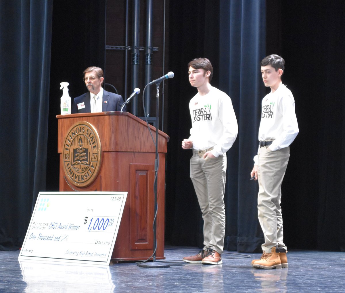 The IMA is invest in @chsinnovators' “Shark Tank” type program celebrating H.S. students from 40 IL schools who are creating/presenting new products for an opportunity to win scholarships. IMA team members served as judges during the Innovation Showcase! ow.ly/wIC750yBWYW