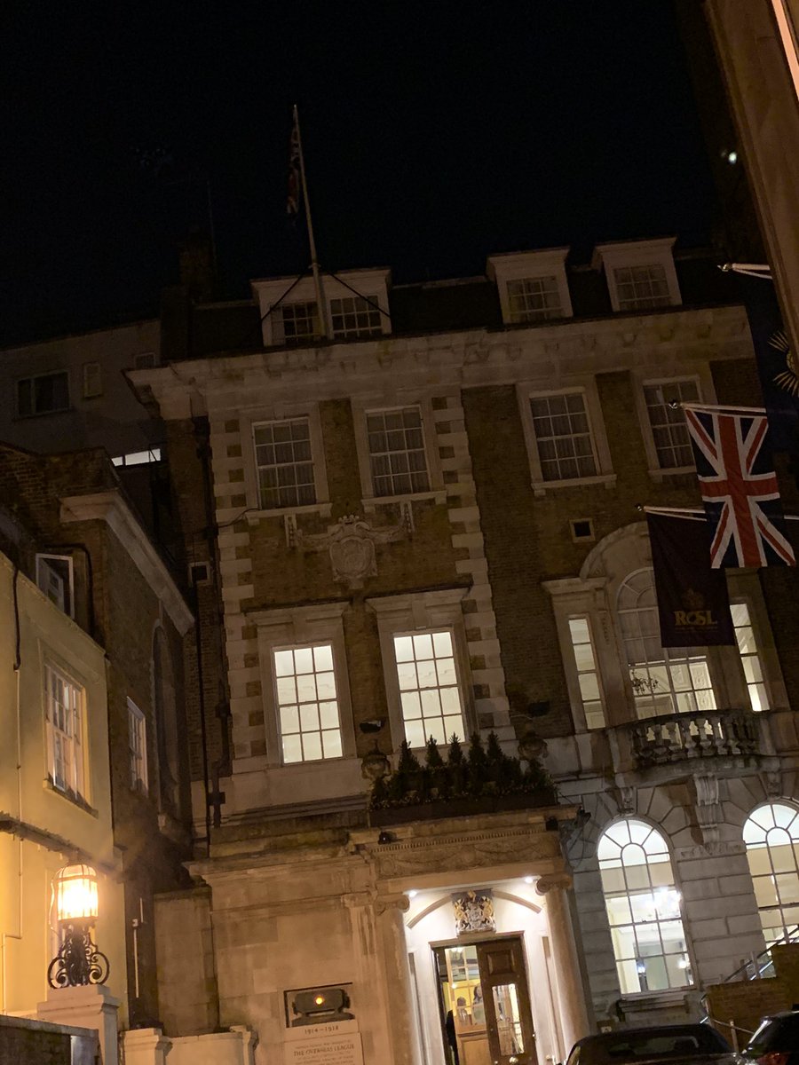 lisajenkins02's tweet photo. .@rosl1910 dinner with @WinterhalterUK and @ClasseqUK Wonderful location, fantastic menu and a room full of industry professionals https://t.co/8lg5l12gDd