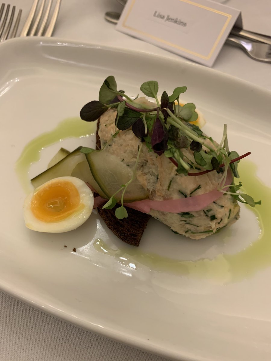 lisajenkins02's tweet photo. .@rosl1910 dinner with @WinterhalterUK and @ClasseqUK Wonderful location, fantastic menu and a room full of industry professionals https://t.co/8lg5l12gDd