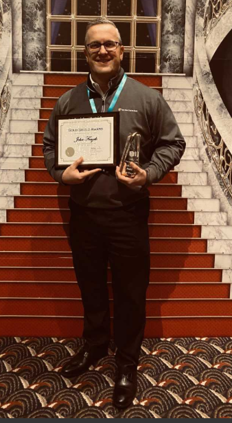 BestPhotosFilms's tweet photo. Community Service Excellence Awards - John Freyek – Relationship Manager from Lakeshore #FMBRoar2020 https://t.co/iFaC1epPV8