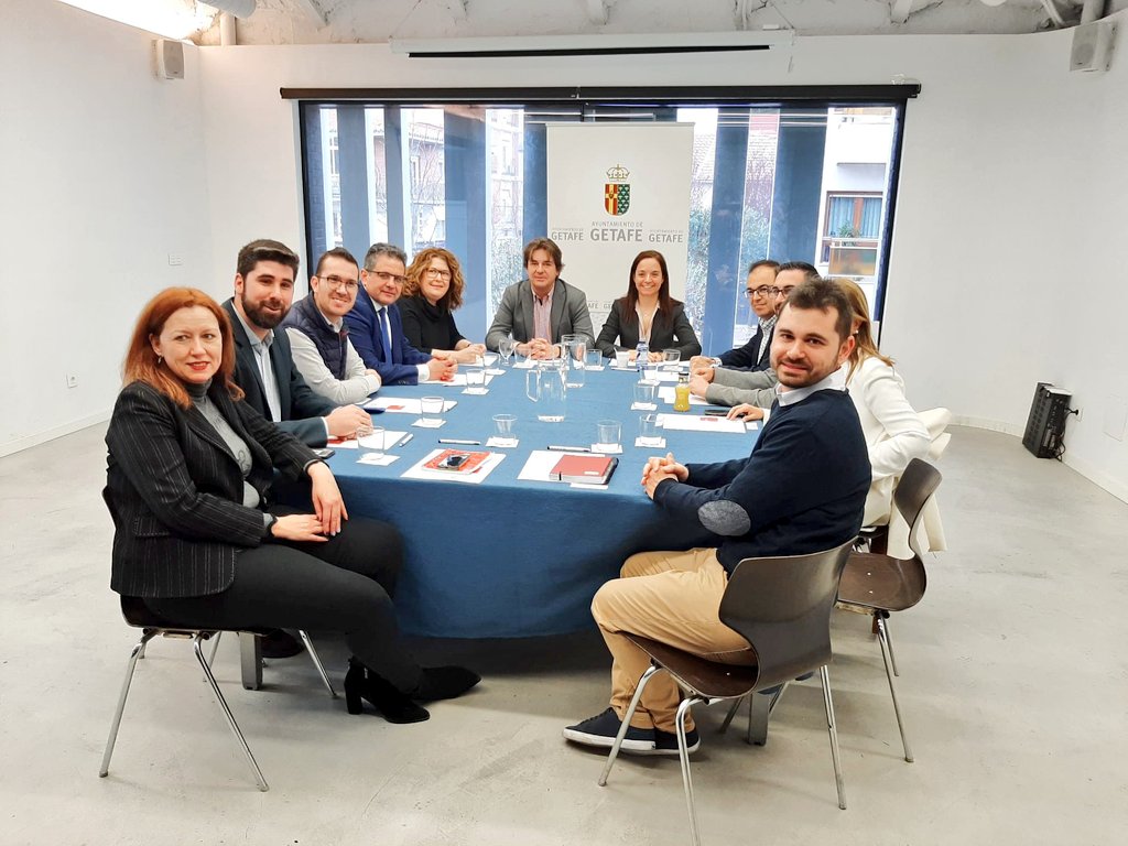 SergioNeira89's tweet photo. Ocho meses esperando una reunión para tratar los problemas de más de 1 millón de madrileños. Ocho meses de indiferencia con los municipios del sur. Ocho meses más preocupada de Cataluña que de Madrid y sus ciudades. Dado que Ayuso nos ignora, es hora de mostrar #LaFuerzaDelSur. https://t.co/Sj0oWYVfGz