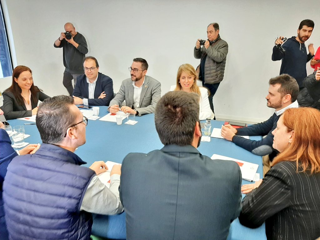 SergioNeira89's tweet photo. Ocho meses esperando una reunión para tratar los problemas de más de 1 millón de madrileños. Ocho meses de indiferencia con los municipios del sur. Ocho meses más preocupada de Cataluña que de Madrid y sus ciudades. Dado que Ayuso nos ignora, es hora de mostrar #LaFuerzaDelSur. https://t.co/Sj0oWYVfGz